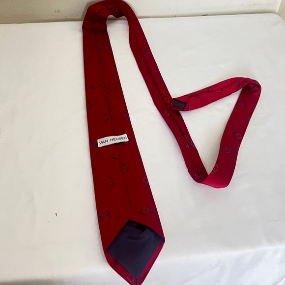 Van Hausen Classic Wide Red Silk Tie OS - Picture 12 of 12